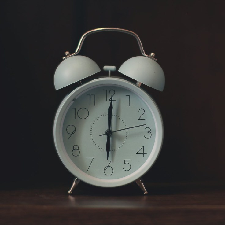 white ring bill alarm clock